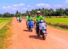 Kampong-Thom-en-scooter