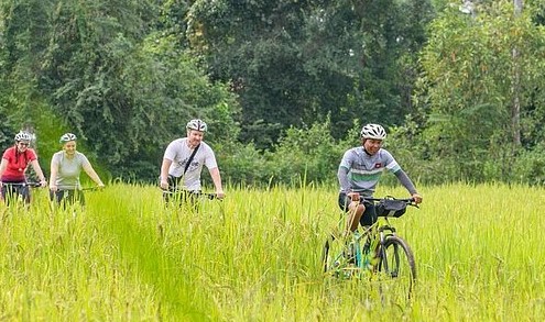 Vélo dans la campagne de Siem Reap avec un expert